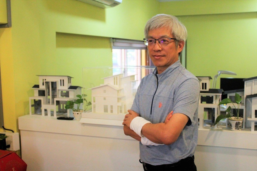 萬澤建設董事長楊織宇，目光堅定，攜手有志之士，正在進行一場產業革命，對未來充滿期...